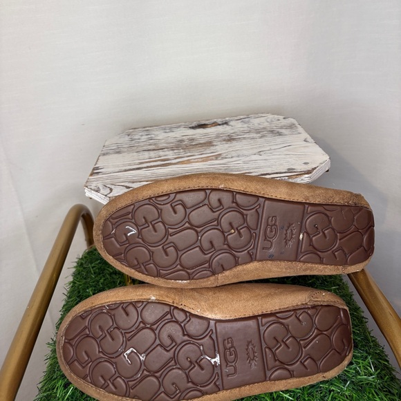 UGG Brown Suede Slippers Size 8 - Picture 8 of 10